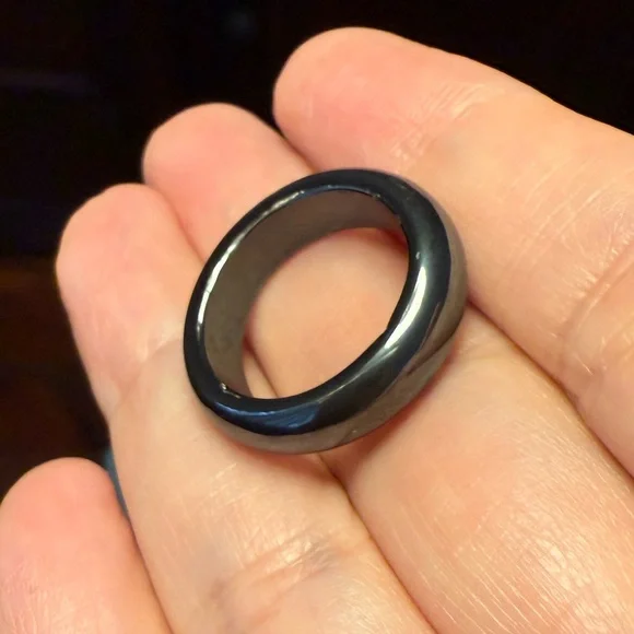 Carved hematite size 6.0 band ring - Picture 4 of 6